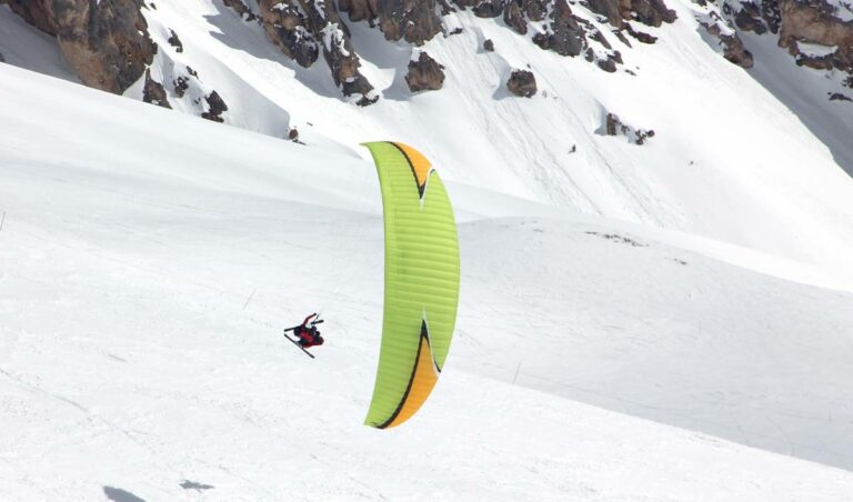 Connaissez-vous le ski parapente ?